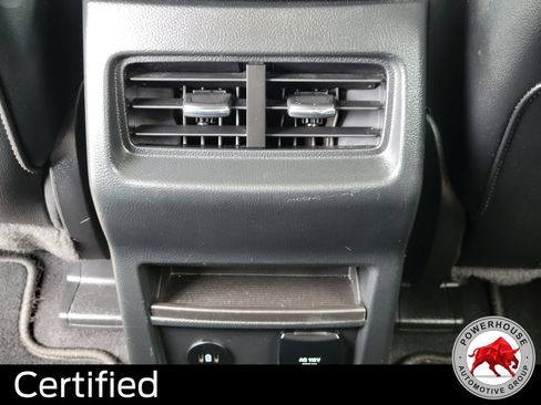 Used 2022 Ford Edge Titanium AWD/4WD image 18