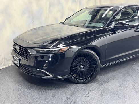 Used 2023 Honda Accord Sport image 2