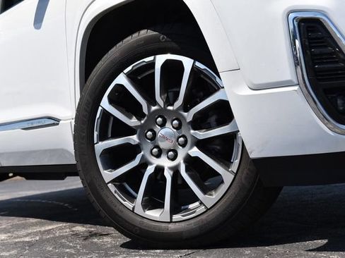 Used 2023 GMC Acadia Denali AWD/4WD image 3