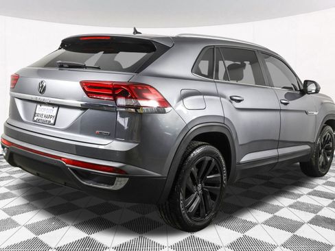 Used 2022 Volkswagen Atlas Cross Sport SE w/ Panoramic Sunroof Package image 16