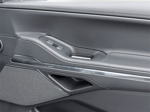 New 2025 Lincoln Navigator Reserve w/ Jet Appearance Package image 9