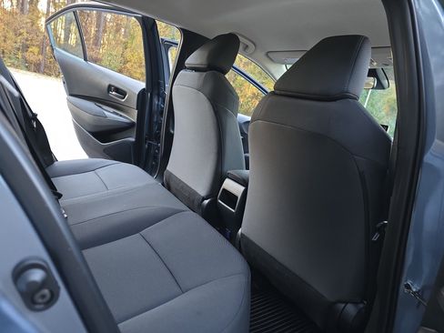 Used 2022 Toyota Corolla LE image 11