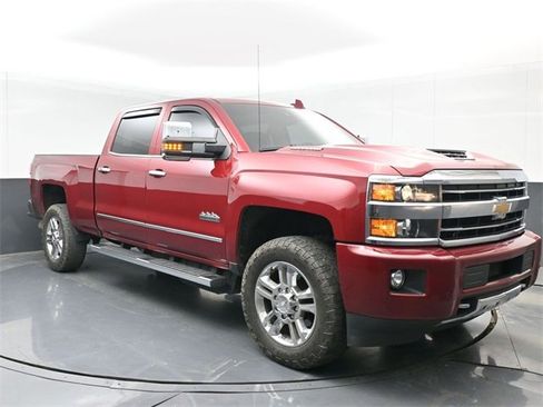 Used 2018 Chevrolet Silverado 2500 High Country w/ Duramax Plus Package image 2