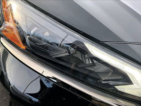 Used 2023 Nissan Altima 2.5 SR image 29