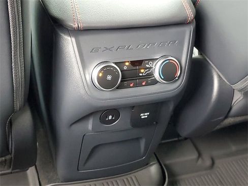 Certified 2025 Ford Explorer ST image 31