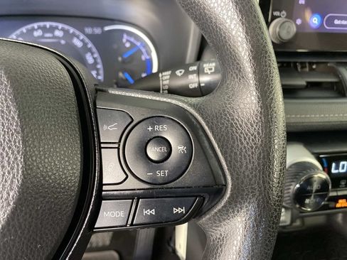 Used 2023 Toyota RAV4 LE AWD/4WD image 15