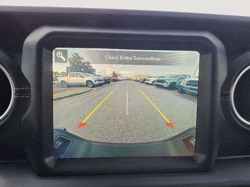 Used 2020 Jeep Gladiator Overland image 17