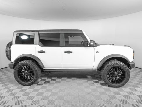 Used 2023 Ford Bronco Wildtrak image 4