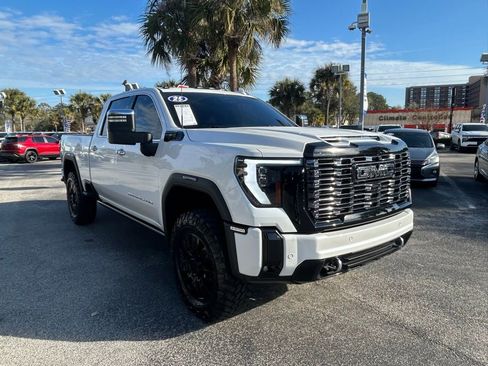 Used 2025 GMC Sierra 2500 Denali Ultimate w/ Max Trailering Package image 9