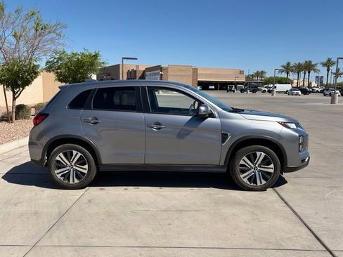 Used 2023 Mitsubishi Outlander Sport SE image 3
