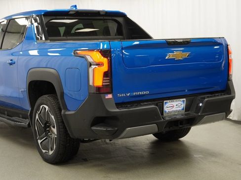 New 2026 Chevrolet Silverado EV LT AWD/4WD image 37