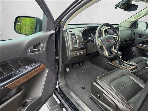 Used 2022 GMC Canyon Denali w/ Denali Black Edition Package AWD/4WD image 19