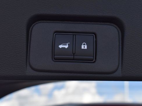 Used 2025 Nissan Rogue Platinum w/ Platinum Premium Package FWD image 55