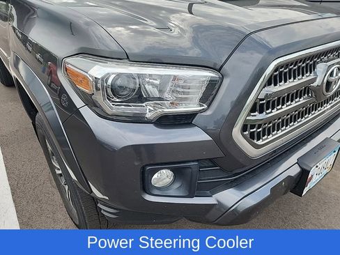 Used 2017 Toyota Tacoma TRD Sport w/ Tow Package (A/T) AWD/4WD image 19