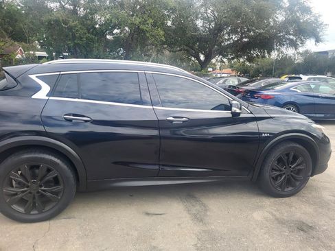 Used 2017 INFINITI QX30 AWD image 44