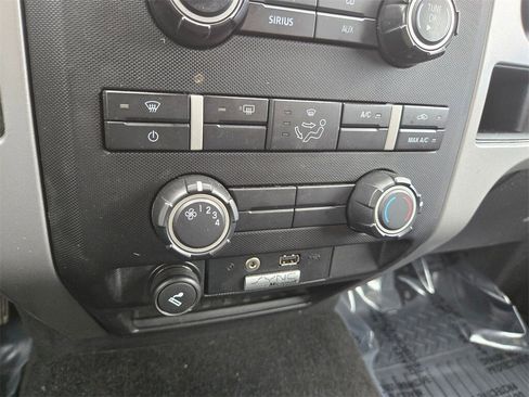 Used 2012 Ford F150 XLT w/ XLT Chrome Pkg image 16