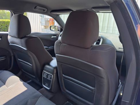 Used 2015 Dodge Charger SXT RWD image 35