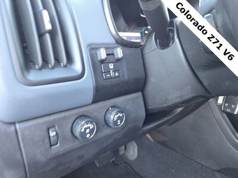 Used 2022 Chevrolet Colorado Z71 image 22