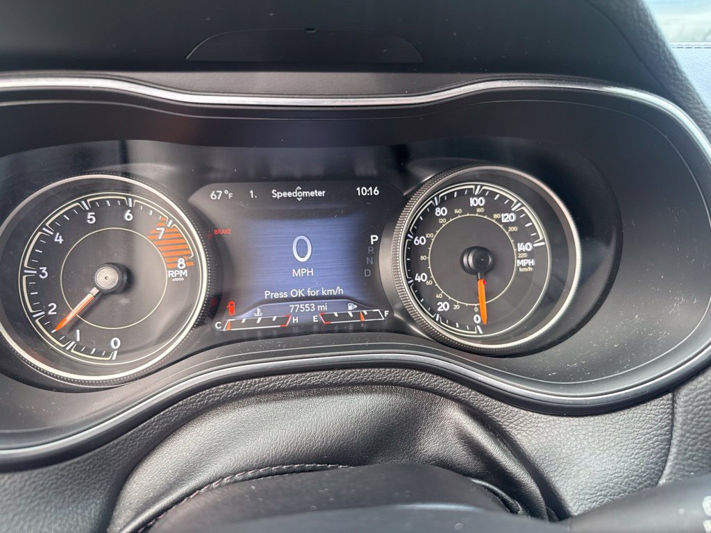 Used 2019 Jeep Cherokee Limited w/ Luxury Group AWD/4WD image 4