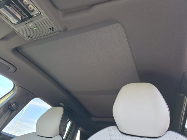 New 2026 Volkswagen Tiguan SE R-Line FWD image 7