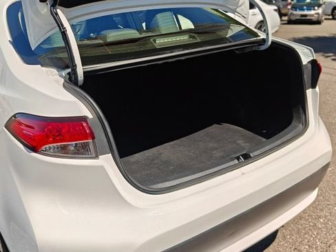 Used 2020 Toyota Corolla LE FWD image 40