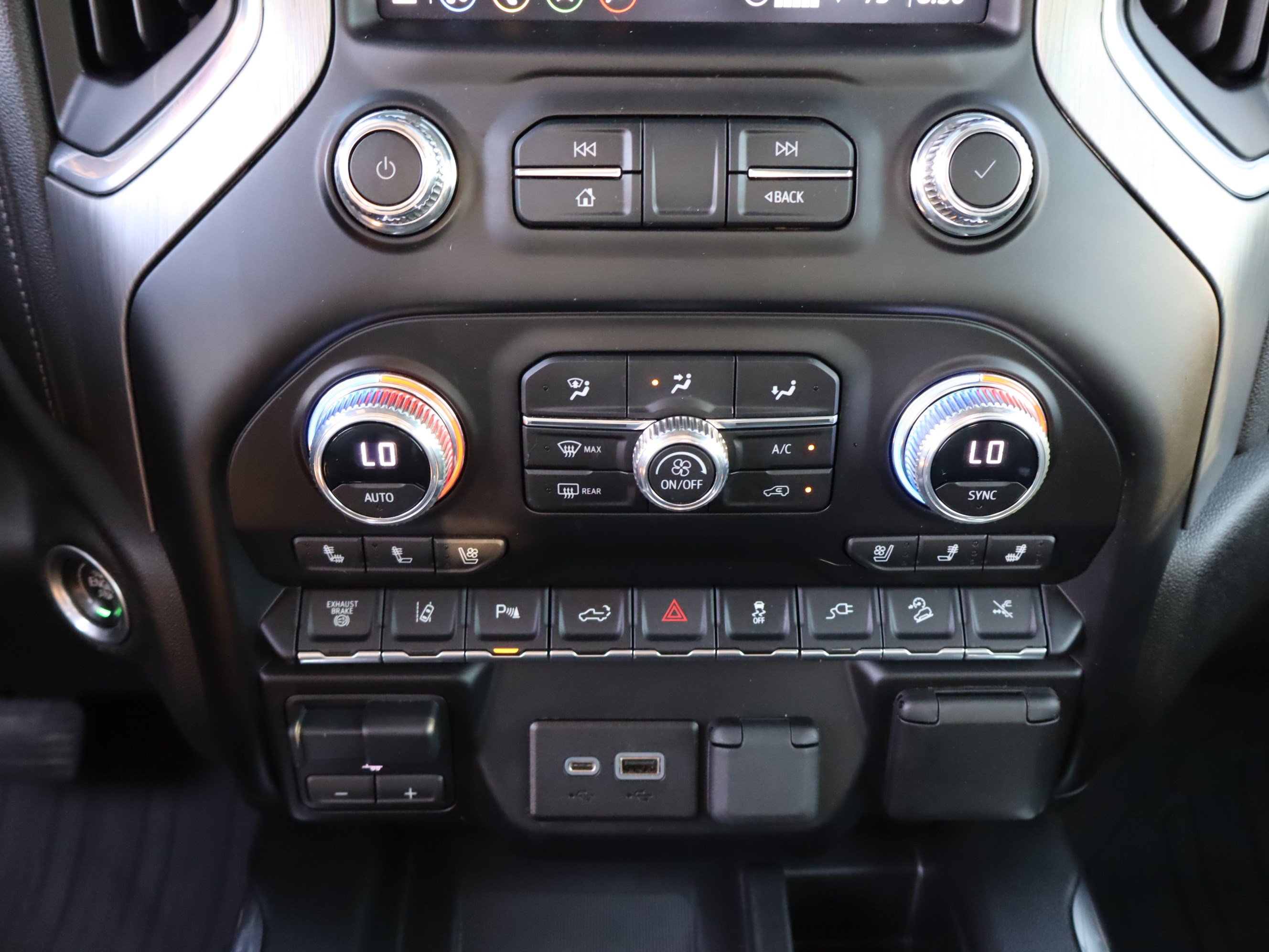 Used 2023 GMC Sierra 2500 Denali w/ Denali Black Diamond Edition AWD/4WD image 33