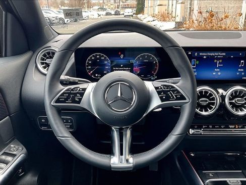 Used 2026 Mercedes-Benz GLA 250 4MATIC image 5
