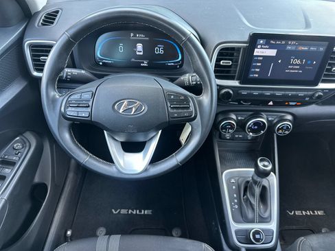 Used 2023 Hyundai Venue SEL FWD image 14