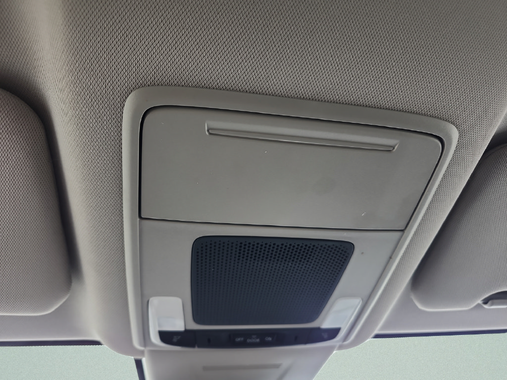 Used 2025 Honda CR-V LX image 17
