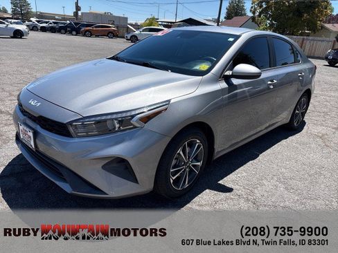 Used 2024 Kia Forte LXS FWD image 3