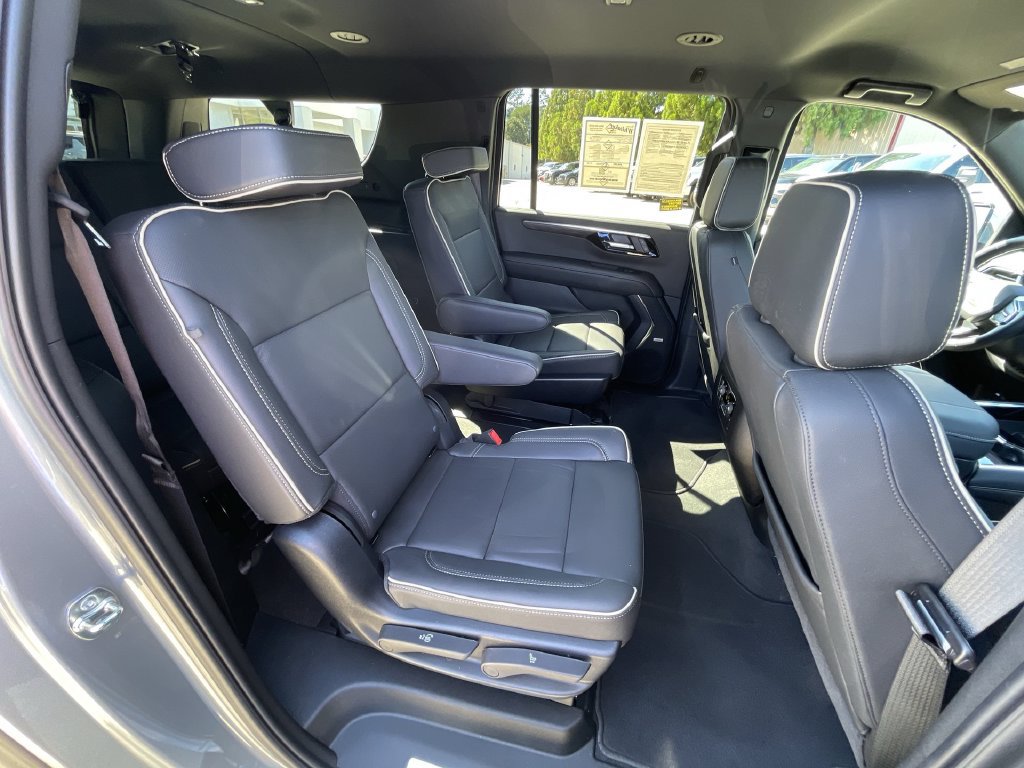 Certified 2025 Chevrolet Suburban Premier RWD image 26