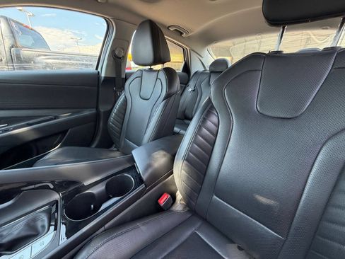 Used 2025 Hyundai Elantra Limited FWD image 37