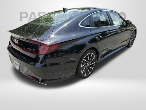 Used 2023 Hyundai Sonata Limited w/ Preferred Accessory Package FWD image 3