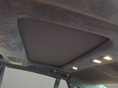 Certified 2025 Lexus LS 500 AWD w/ Luxury Package image 17