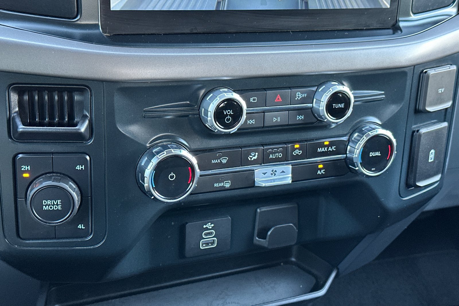 Used 2025 Ford F150 XLT w/ Equipment Group 301A Standard AWD/4WD image 19