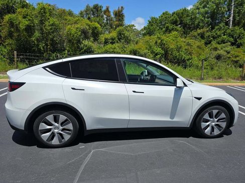 Used 2023 Tesla Model Y Long Range AWD/4WD image 23