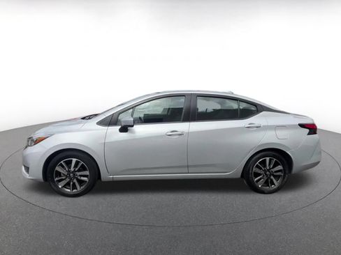 Used 2025 Nissan Versa SV FWD image 9