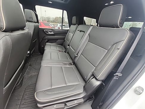 Certified 2024 GMC Yukon SLT w/ SLT Premium Package image 16