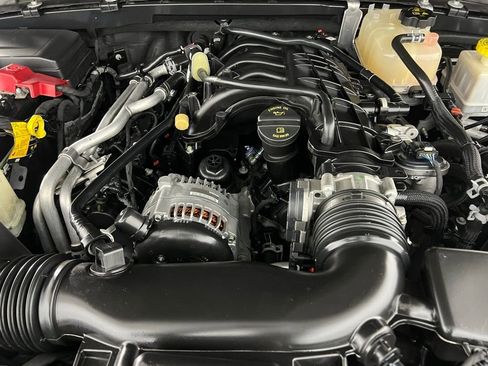 Used 2022 Jeep Gladiator Overland w/ Popular Equipment Package image 33