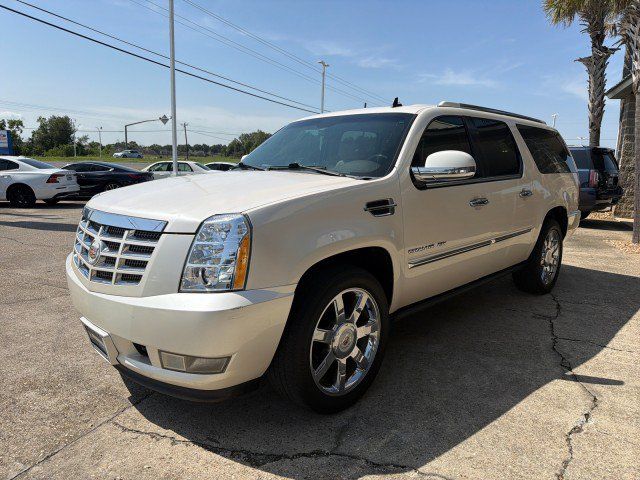 Used 2013 Cadillac Escalade ESV Luxury RWD image 8