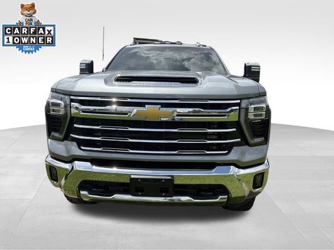Used 2024 Chevrolet Silverado 2500 LTZ w/ LTZ Convenience Package AWD/4WD image 10