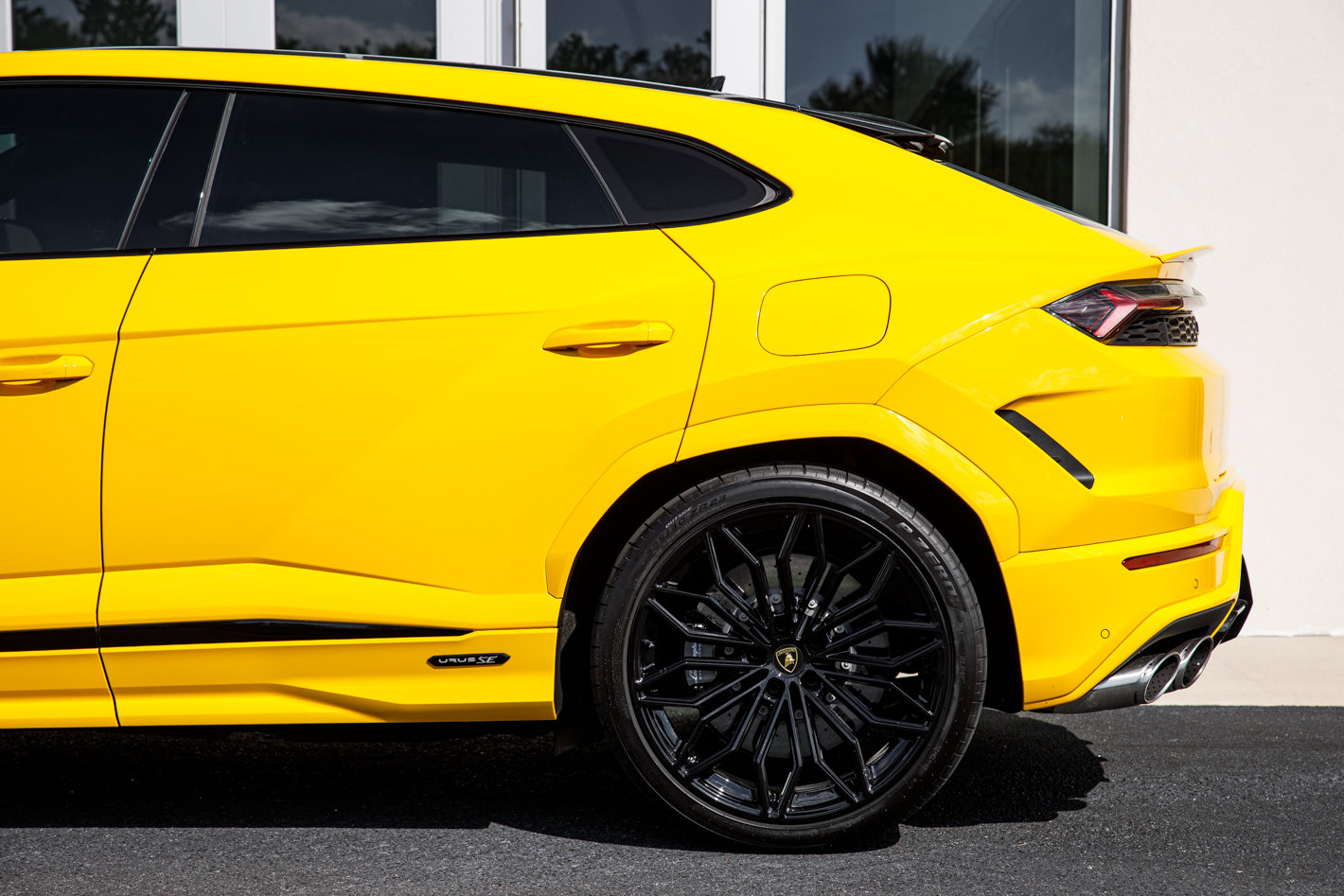 Used 2025 Lamborghini Urus S AWD/4WD image 8