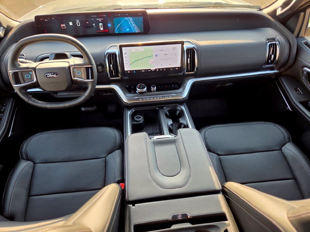 New 2026 Ford Expedition Max Platinum w/ Stealth Appearance Package AWD/4WD image 9