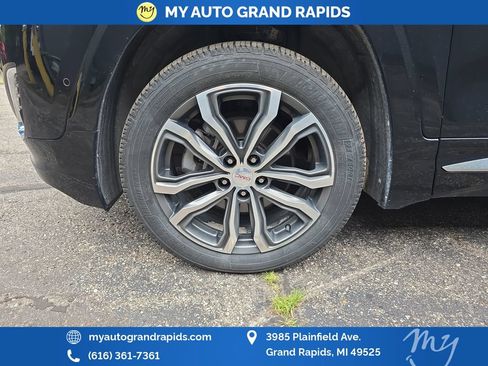 Used 2018 GMC Terrain Denali w/ Advanced Safety Package AWD/4WD image 37