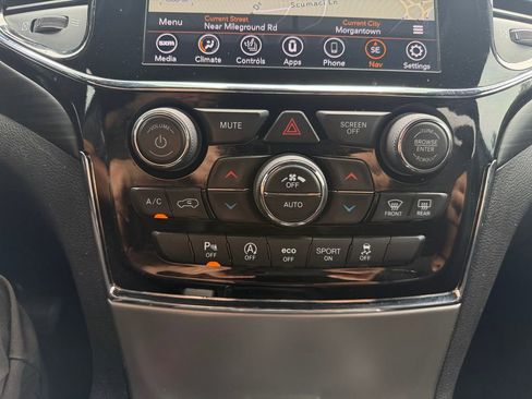 Used 2020 Jeep Grand Cherokee Altitude AWD/4WD image 23