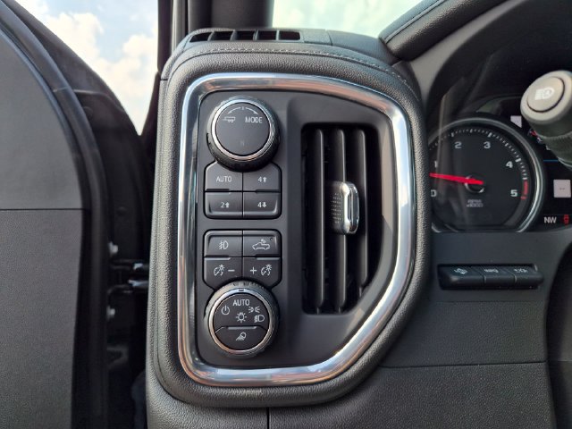 Used 2023 Chevrolet Silverado 2500 High Country w/ Z71 Off-Road Package AWD/4WD image 18
