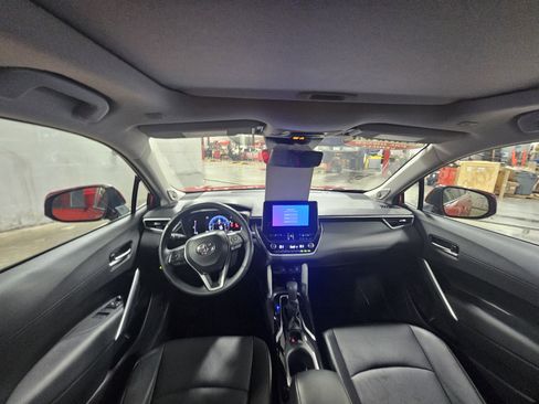 Certified 2024 Toyota Corolla Cross XLE image 15
