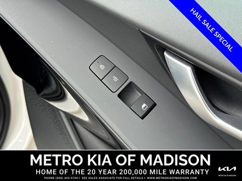 Used 2025 Kia Niro EX FWD image 42