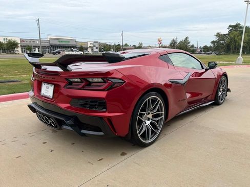 Used 2024 Chevrolet Corvette Z06 RWD image 7