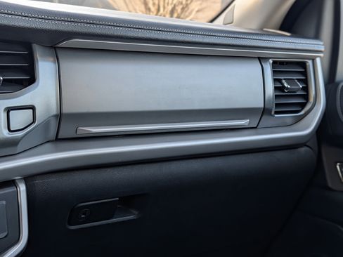 Used 2024 Ford Expedition Max XLT image 16